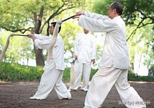 练八段锦有什么好处？