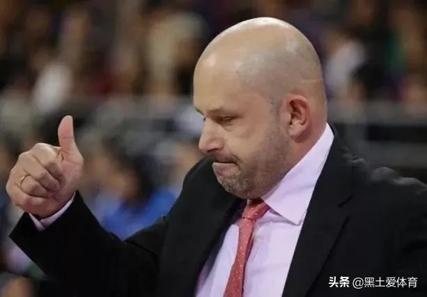 罕见！赛季未结束北京已历经四任主帅，新来的雅尼斯能挺多久呢？