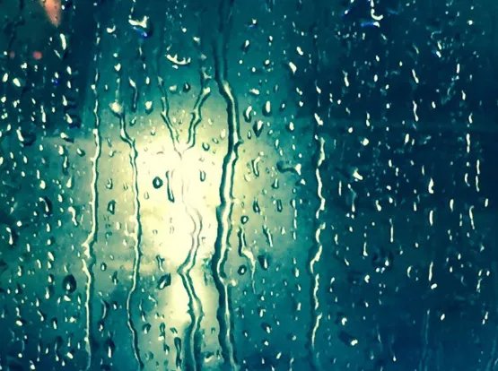 形容下雨幽默句子