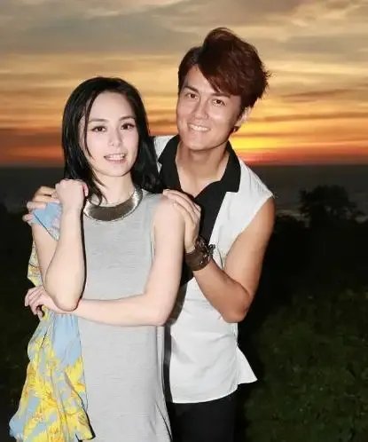 何超莲是吴克群的前女友吗？他们为什么会分手呢？