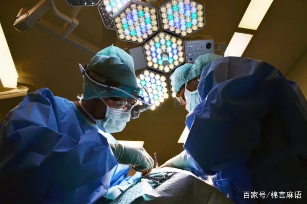 每年8月19日是中国医师节去年医师节是星期一，今年是星期几