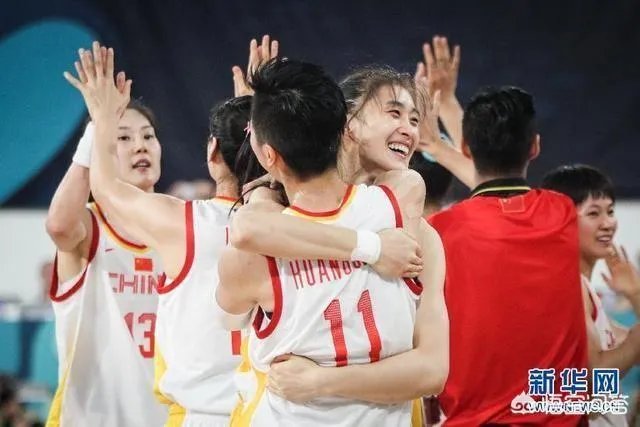 今晚中国女篮对阵澳大利亚女篮，你对这场比赛怎么看？哪里可以看直播？