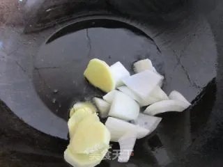 【山东】栗子炖鸡