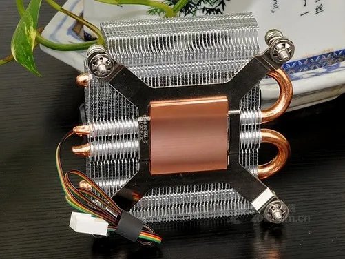超薄设计 超频三刀锋S85散热器简评