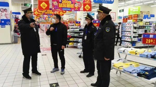 顾客发现沃尔玛面包上“蟑螂活蹦乱跳”，这种情况若被举报，会被怎么罚？